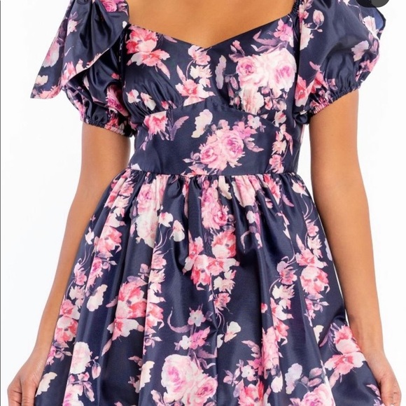 Floral puff sleeve mini dress - Picture 1 of 3